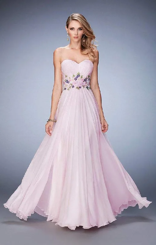 Formal Dress for Film PremieresLa Femme - Floral Applique Ruched Sweetheart A-Line Gown 22731