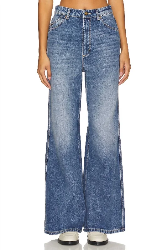 women's relaxed-fit pantsStudio Flare Jeans In Real Worn