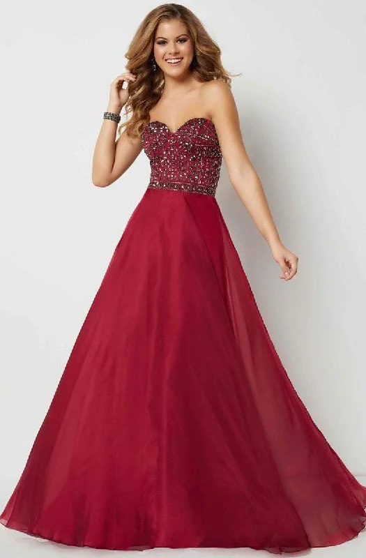 Formal Dress for Formal DinnersStudio 17 - Mikado Floral Lace Halter Trumpet Gown 12688SC