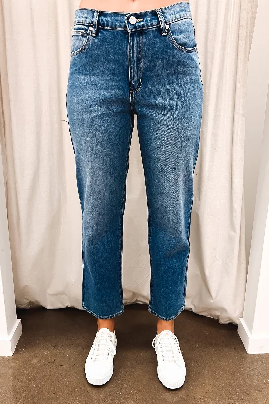 women's denim jeans for a vintage styleA 95 Mid Straight Jean Maya