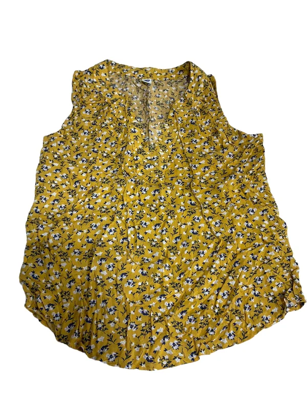 women's tops for those who want to wear pieces that are both functional and fashionableFloral Print Top Sleeveless Old Navy, Size S